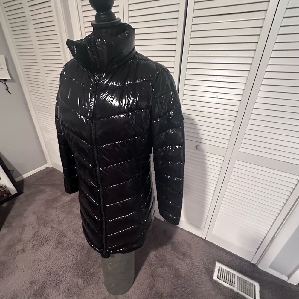 Calvin Klein Shiny Black Puffer Jacket with removable hood - Picture 4 of 9